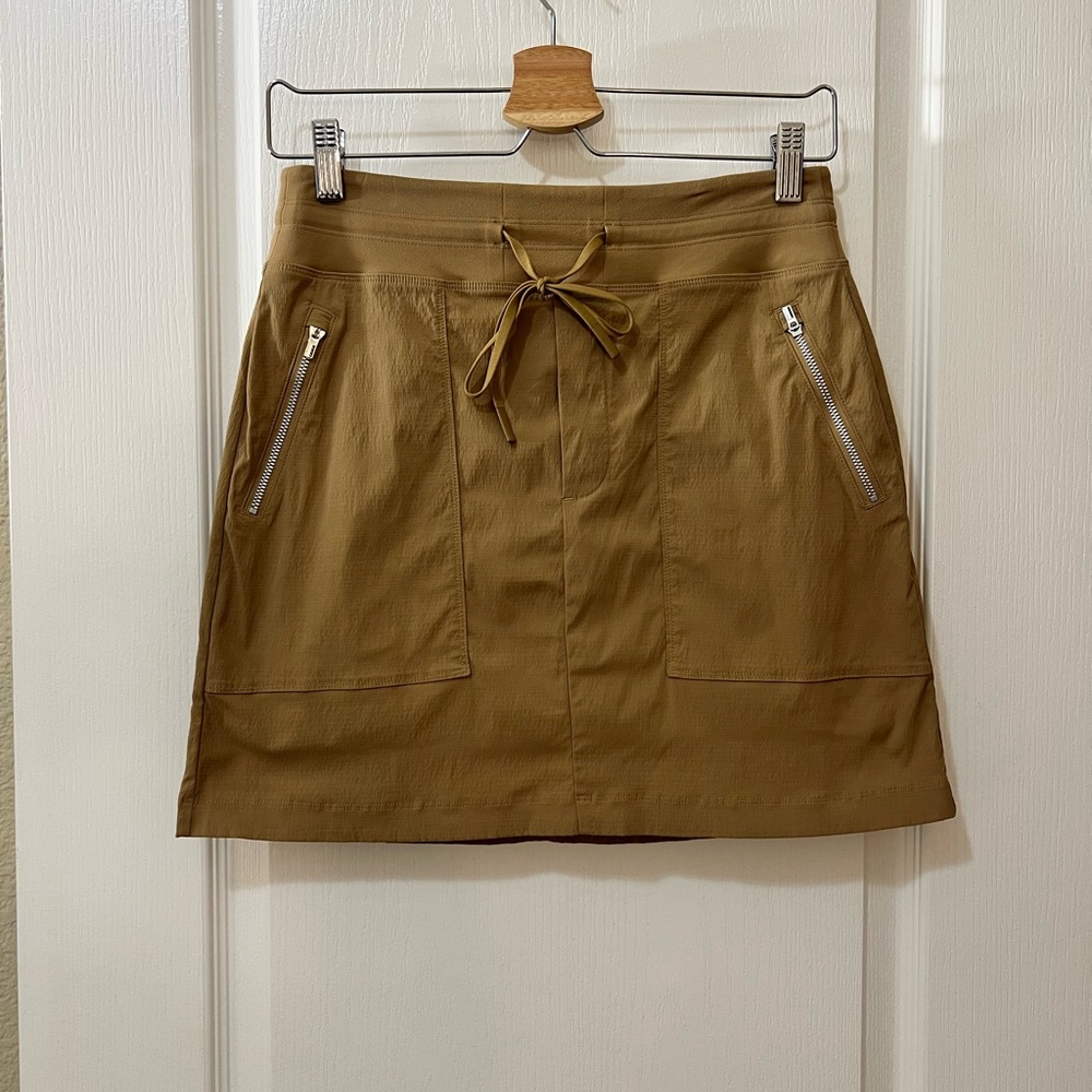 Athleta Trekkie North Brown Skort with Drawstring and Zip Pockets Women’s 4